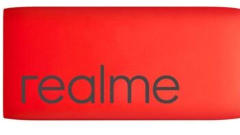 Pin dự phòng 10.000mAh của Realme có nhiều màu sắc khác nhau.