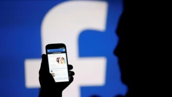 Sự cố ngừng hoạt động trên toàn thế giới đã tấn công Facebook vào chiều nay
