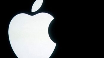 Thiết bị có thể gập lại của Apple sẽ còn mất hai năm nữa.